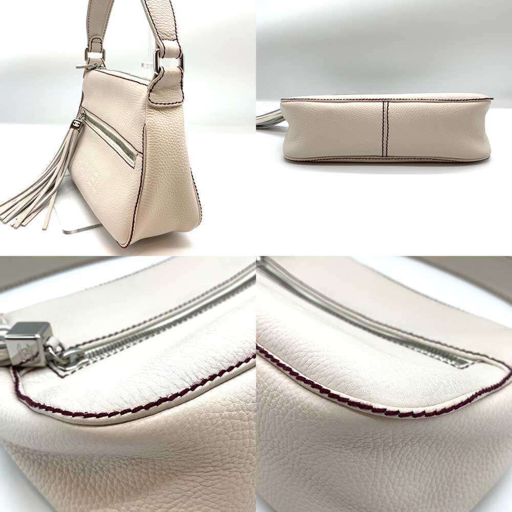 CHANEL White Leather Shoulder Bag - Picture 3 of 6